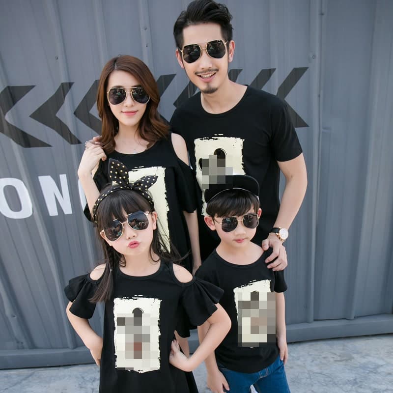 親子ペアルック/お揃い 黒色 ロゴTシャツ